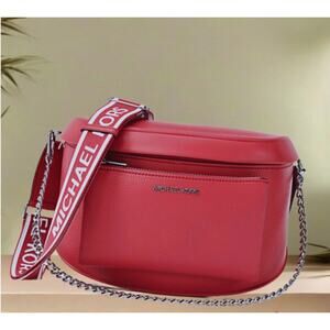 NWT-Michael Kors Maisie Large Pebbled Leather 2-in-1 Sling Pack in Hibiscus.